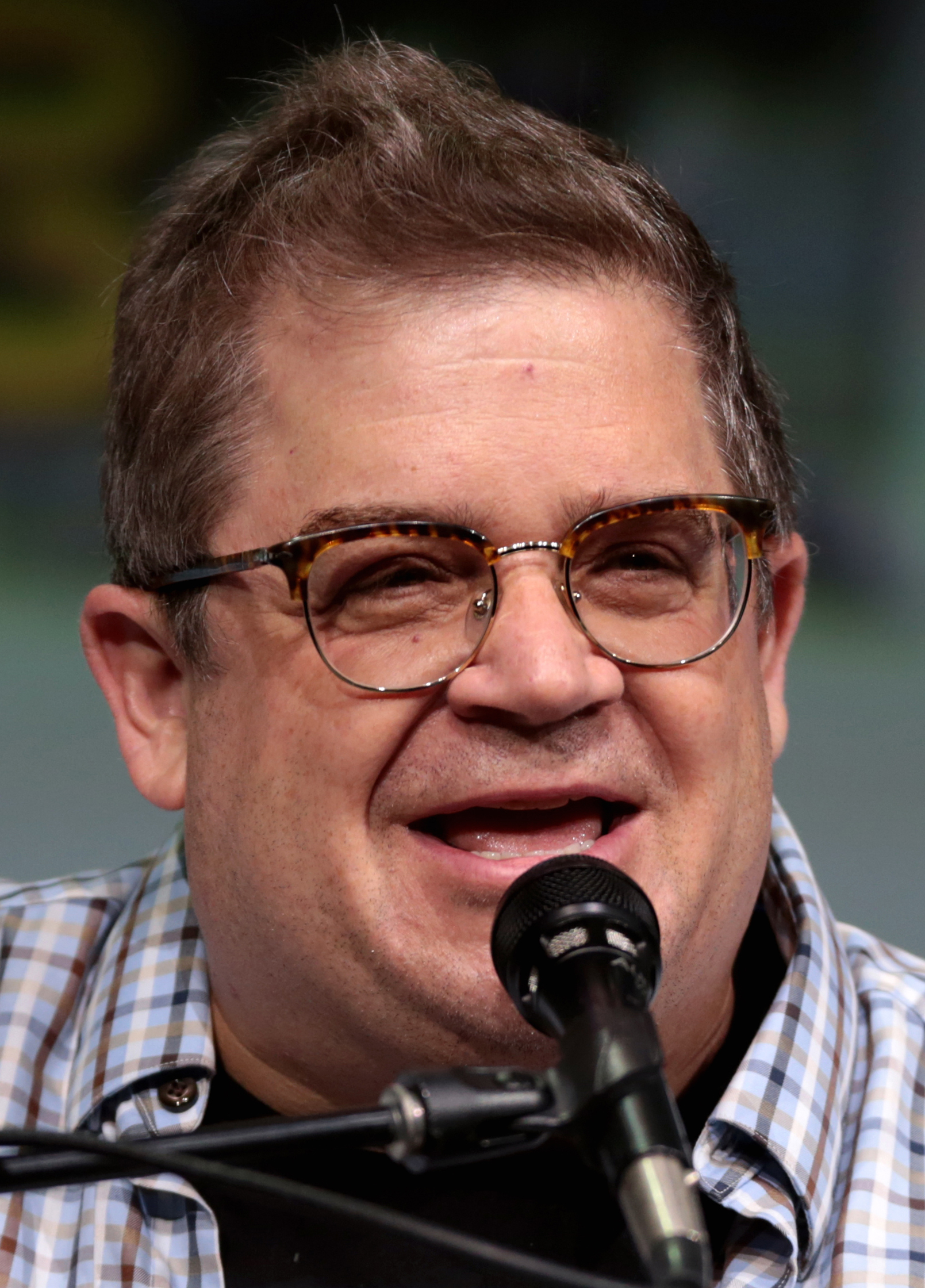 How tall is Patton Oswalt?